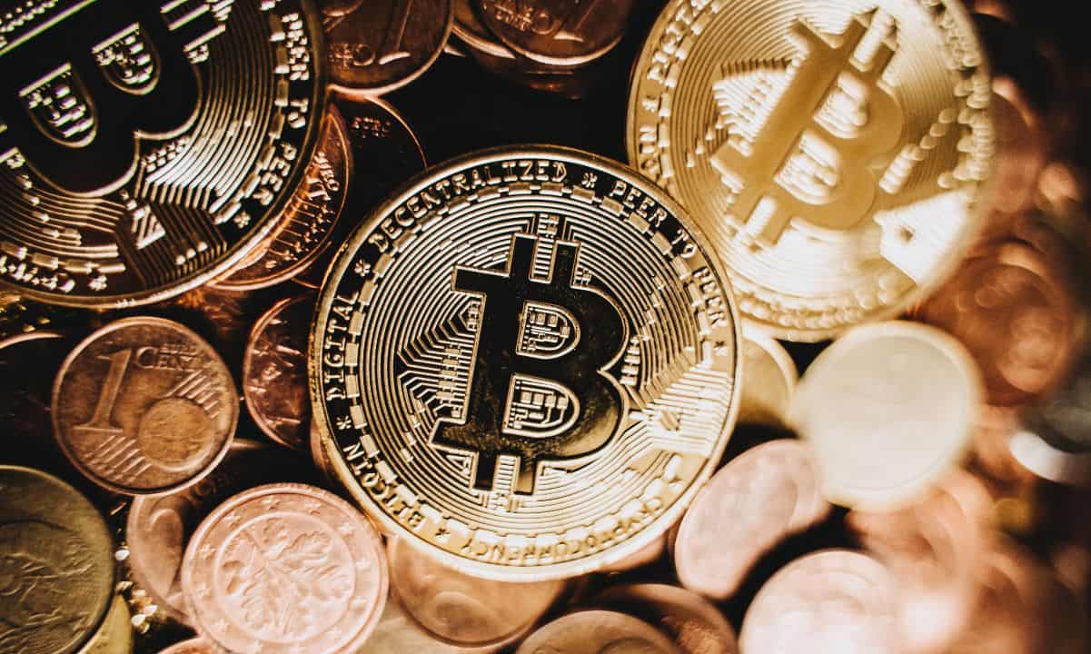 We Asked ChatGPT Whether Bitcoin or Gold Will Perform Better Amid Israel-Hamas War