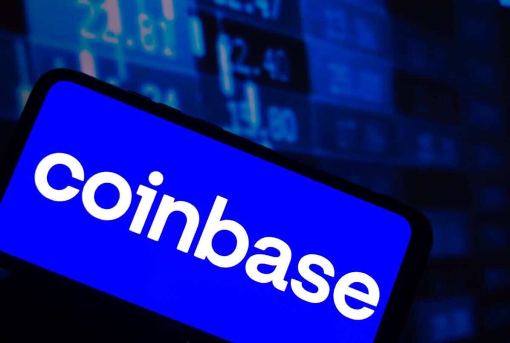CryptoQuant Reports Decline in Binance’s Bitcoin Reserves as Retail Flow Shifts to Coinbase